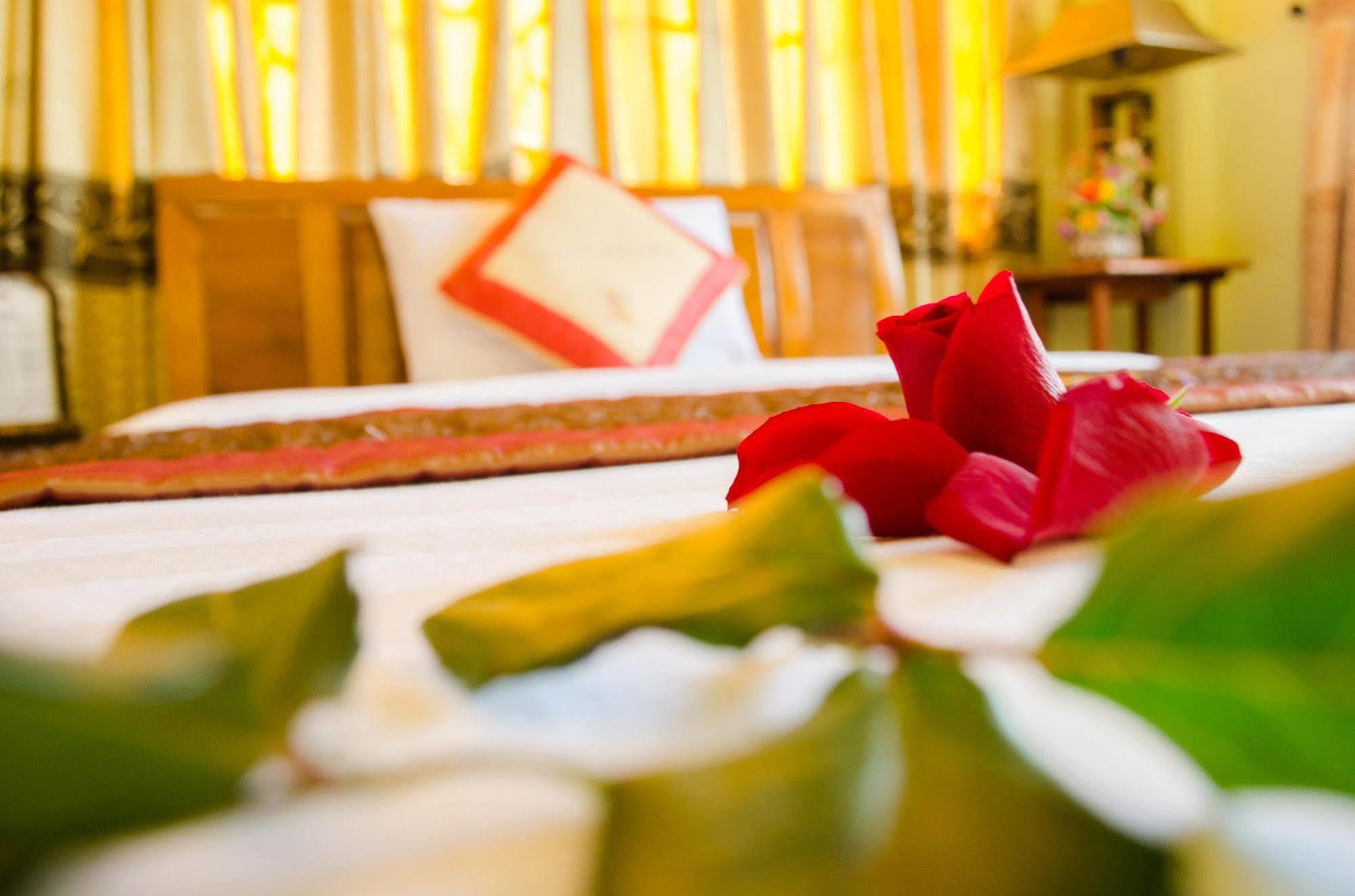 Nhu Phu Hotel Hue Luaran gambar